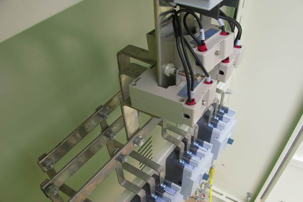 镇海配电柜-应急照明配电柜使用对工作人员的具